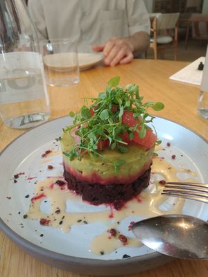 Avocado tartar at The Green Spot in Barcelona