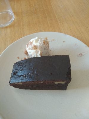Vegan brownie at The Green Spot in Barcelona