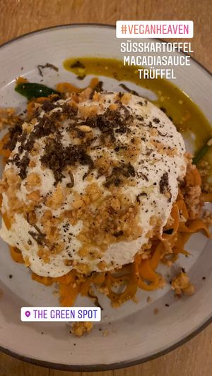 Süsskartoffel, Macadianuss, Trüffel at The Green Spot in Barcelona