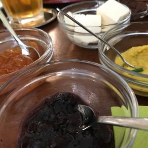 breakfast at VLORA Cafe & Laden im Hof in Lutherstadt Wittenberg