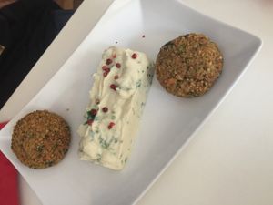 Quinoa “meatballs” with cauliflower purée  at Rawdia in Brasov