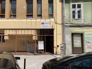 Entrance not very inviting  at Rawdia in Brasov