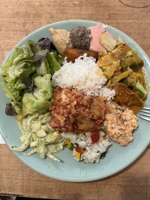 Lunch Teller  at IUNU in Munich