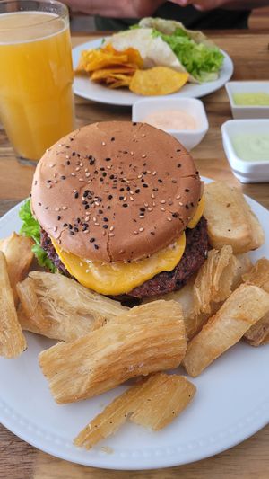 Burger with vegan Cheese ad Yuccafries at Casa Vegana in Santa Cruz