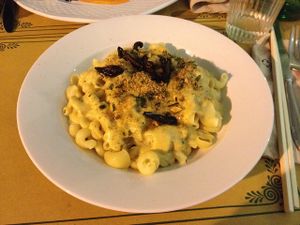 Mac & cheeze at Loving Hut in Rimini