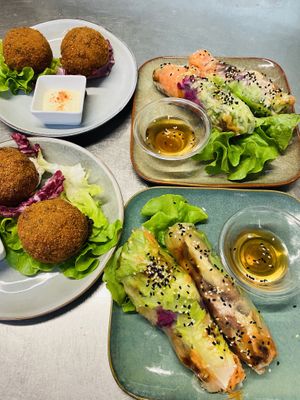 Summer roll and arancini vegani at Loving Hut in Rimini
