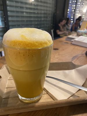 Golden milk con latte di avena  at Loving Hut in Rimini