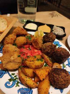 Mixed starters #Veganuary at Trivoli Vegan Kafeneio in Athens