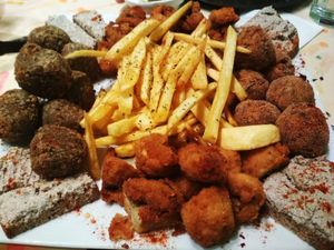 Variety of starters at Trivoli Vegan Kafeneio in Athens