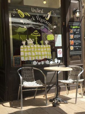 View of one side of the Shop Window at Salon de the UniVert in Montignac