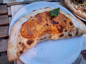 Calzone at Ai 6 Angoli in Brussels