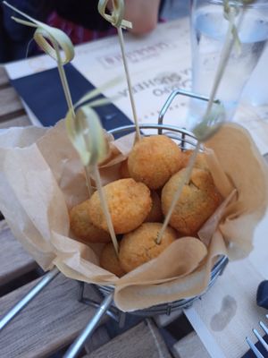 Olive ascolane at Ai 6 Angoli in Brussels