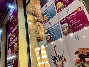 store front at Wonder Waffel in Berlin