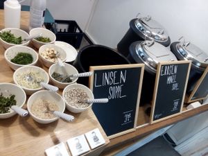 Vegan or vegetarian soup with choice oft toppings at Franz Soupmarine in Heidelberg