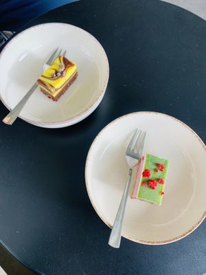 Apelskin chokolad (chocolate orange), princesskaka (raspberry and marzipan) at Minù in Lund