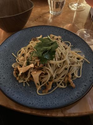   at Tischlein Deck Dich in Frankfurt