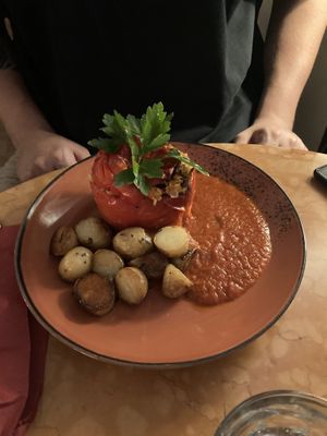   at Tischlein Deck Dich in Frankfurt