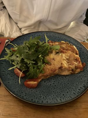   at Tischlein Deck Dich in Frankfurt