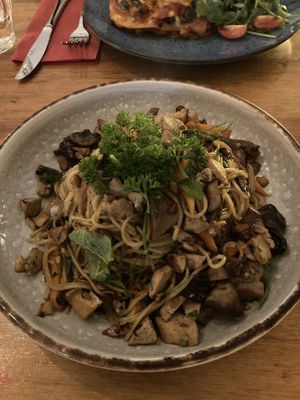   at Tischlein Deck Dich in Frankfurt