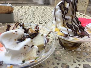 Vegan mango passion and ginger on the right  at Joya Canti di Stagione in Polignano A Mare