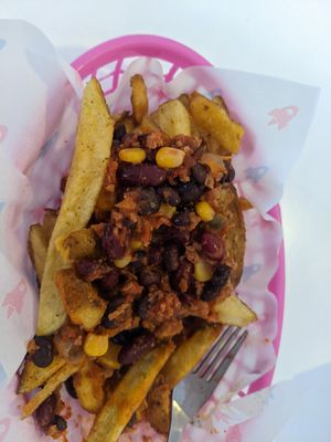 Chili Fries-Yummy! at Jeni's Diner in Caminha