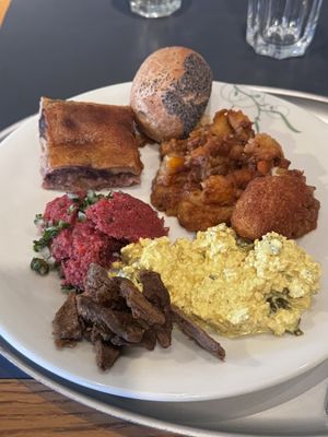 Mix de plato principal   at Tibits - Oerlikon in Zurich