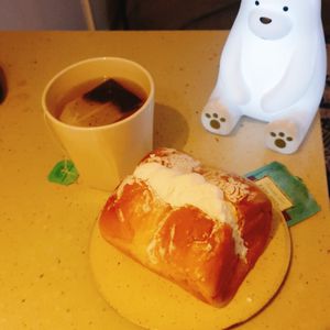 Cream at Haemil Bakery in Seoul