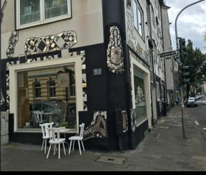 outside at Loving Hut Cafe in Dusseldorf