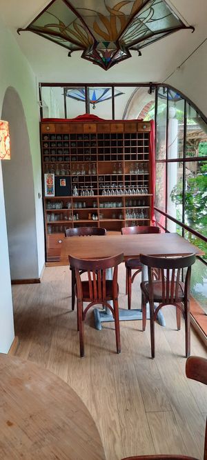 Inside at Le Robinson in Albi