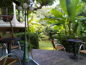 Garden at Le Robinson in Albi
