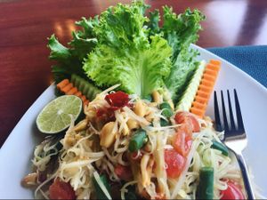healthy papaya salad at Kale & Quinoa  in Studio City