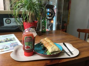 Veggie burger at Ecoespazo Vitriol in Sarria