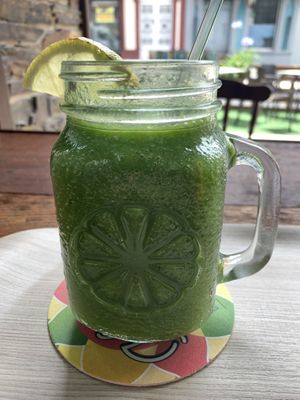 Smoothie spinach apple at Ecoespazo Vitriol in Sarria