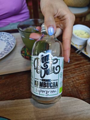 tenía 0 expectativas pero me lo recomendó la mujer y lo probé. El color no ayuda pero me sorprendió gratamente! lo volveré a pedir😊 at Ecoespazo Vitriol in Sarria