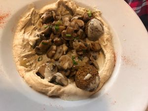 Hot white mushroom plate  at Cohen's Smartfood in Vienna