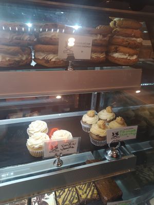 Cupcakes at Brooklyn Whiskers - Broadway in Brooklyn