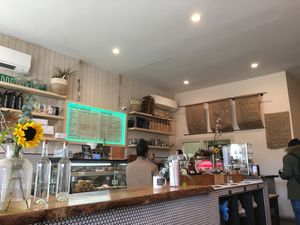 Ambiance at Brooklyn Whiskers - Broadway in Brooklyn