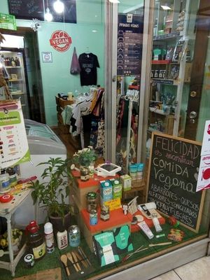 Vitrina del local at La Bodeguita Verde in Santiago