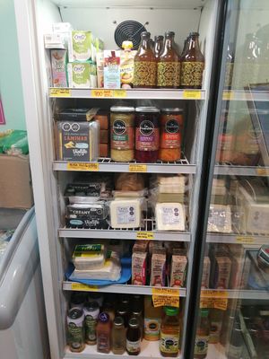 Quesos👍, kombucha, fermentos, jugos at La Bodeguita Verde in Santiago