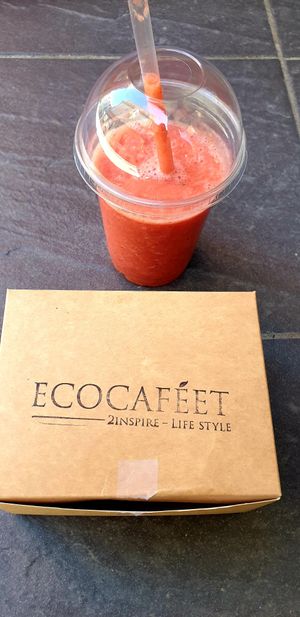 Fresh strawberry smoothie at Ecocafeet in Ostersund