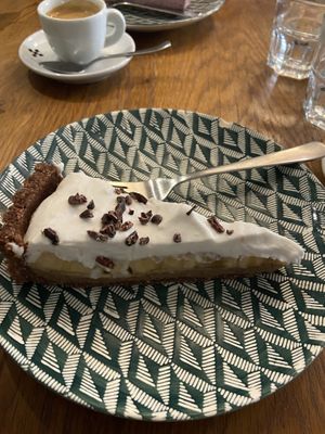 Banane raw cake … soooo good ! at KOKO Green in Nice