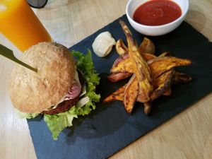 Vegan Burger at KOKO Green in Nice