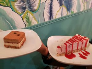 tiramisu et cheese cake framboise  at KOKO Green in Nice