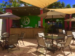 Open air juice bar at Degree 18 Juice Bar in Palmer