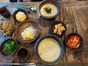Perilla seed soups with side dishes at Dasoni in Jeju