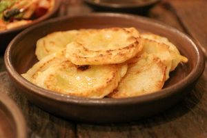 rice pancakes at Dasoni in Jeju