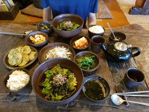 Vegan bibimbap and sides at Dasoni in Jeju