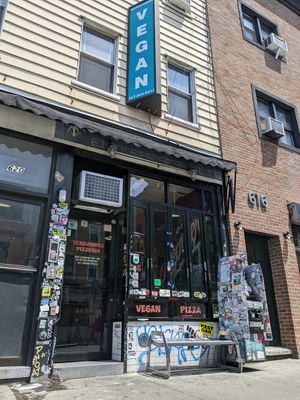 view from the street at Screamer's Pizzeria - Greenpoint in Brooklyn