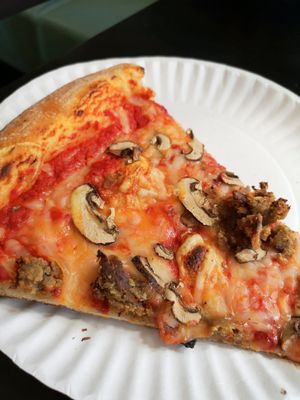 🤤🍕 at Screamer's Pizzeria - Greenpoint in Brooklyn