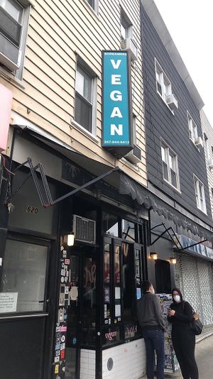 Sign at Screamer's Pizzeria - Greenpoint in Brooklyn